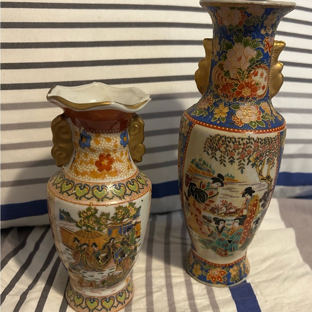 Decorative Vintage Asian- Vases Set